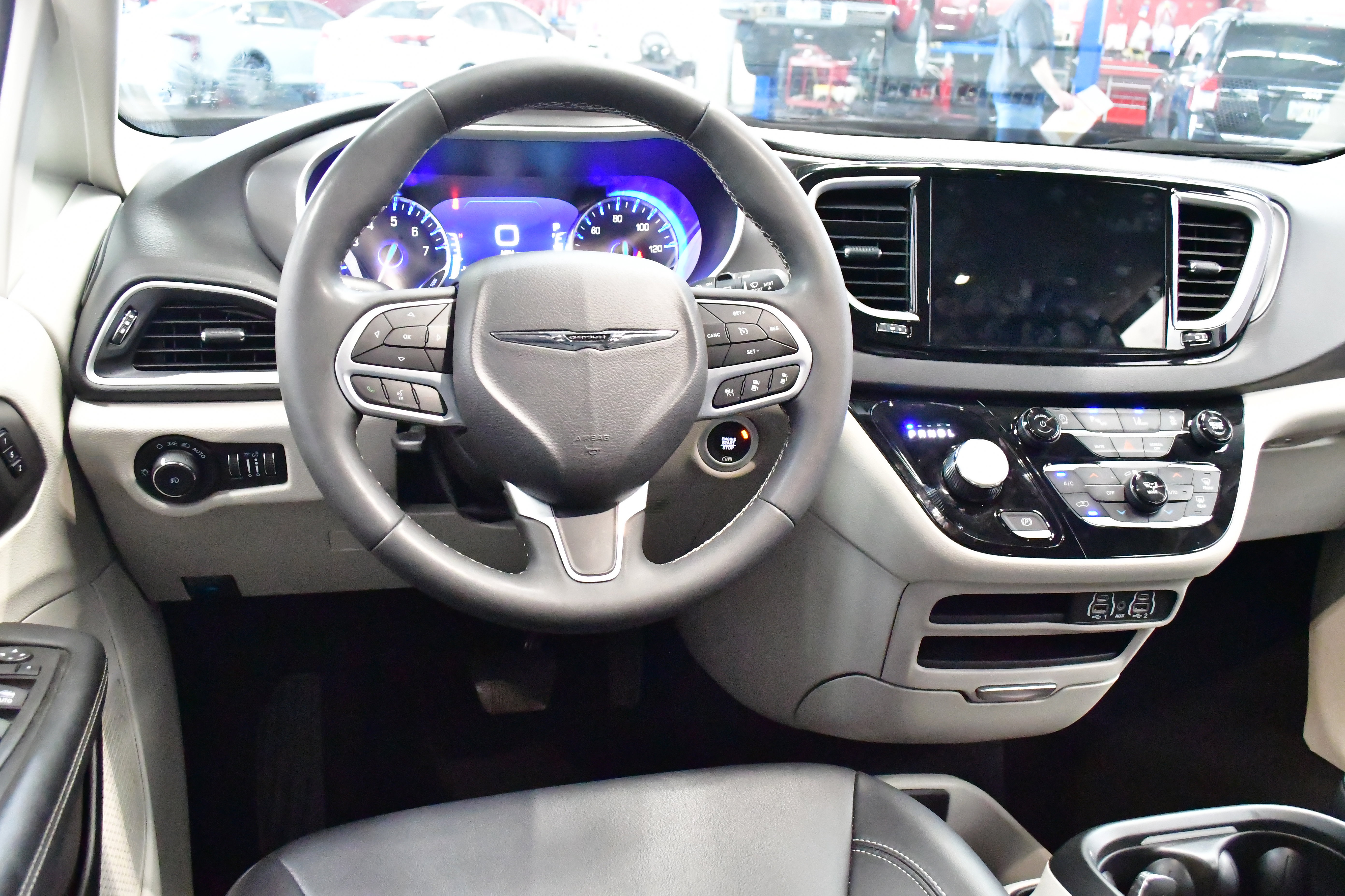 2024 Chrysler Pacifica Touring-L