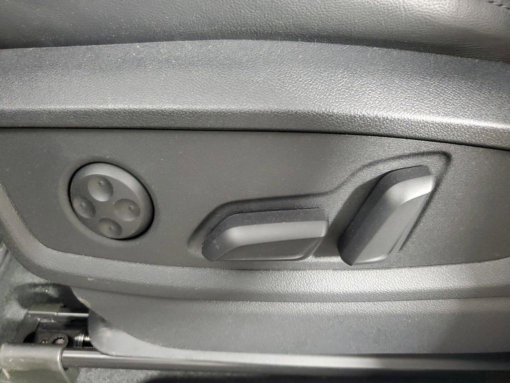 2024 Audi Q5 e Prestige