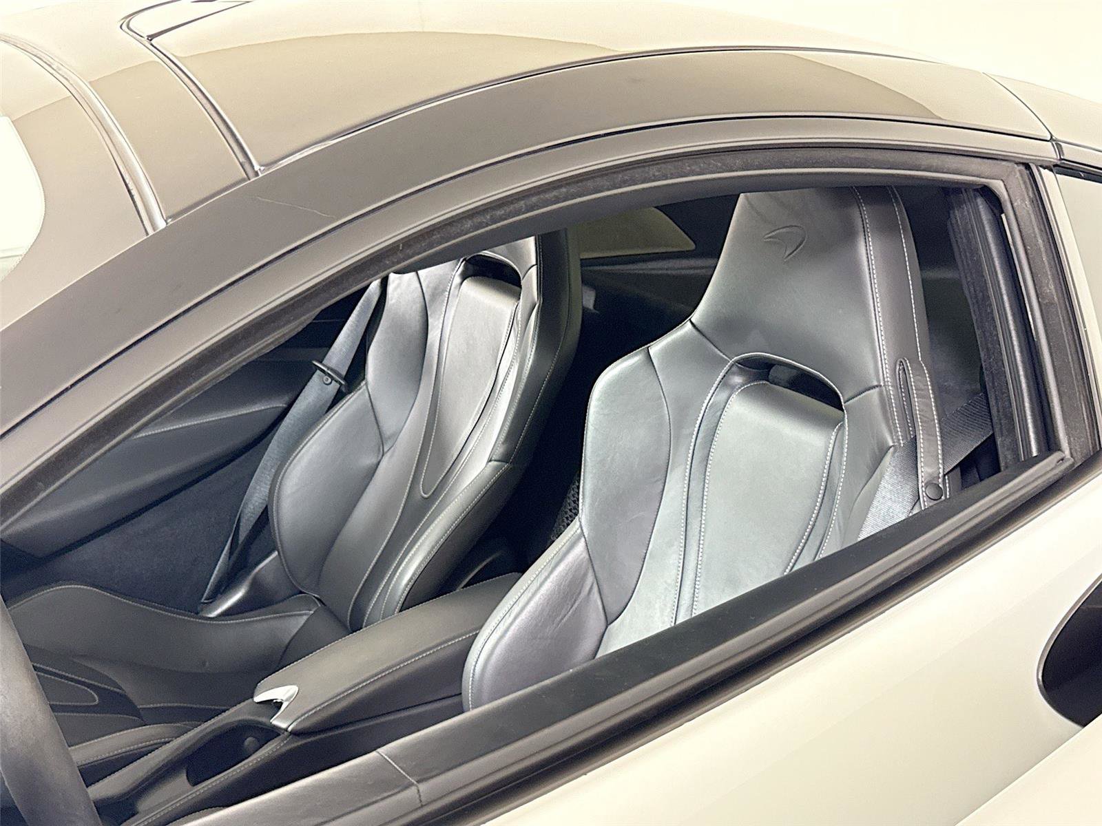 Used 2018 McLaren 720S photo 14