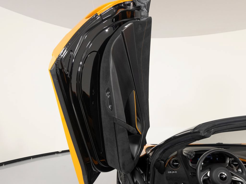 Used 2024 McLaren 750S Spider photo 11