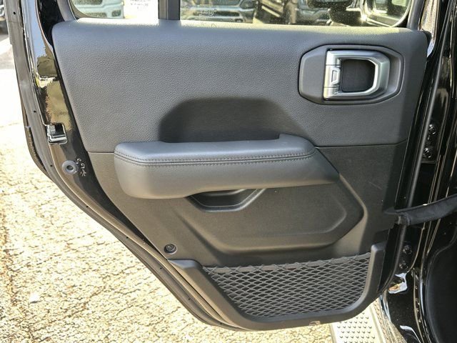 2023 Jeep Wrangler Altitude