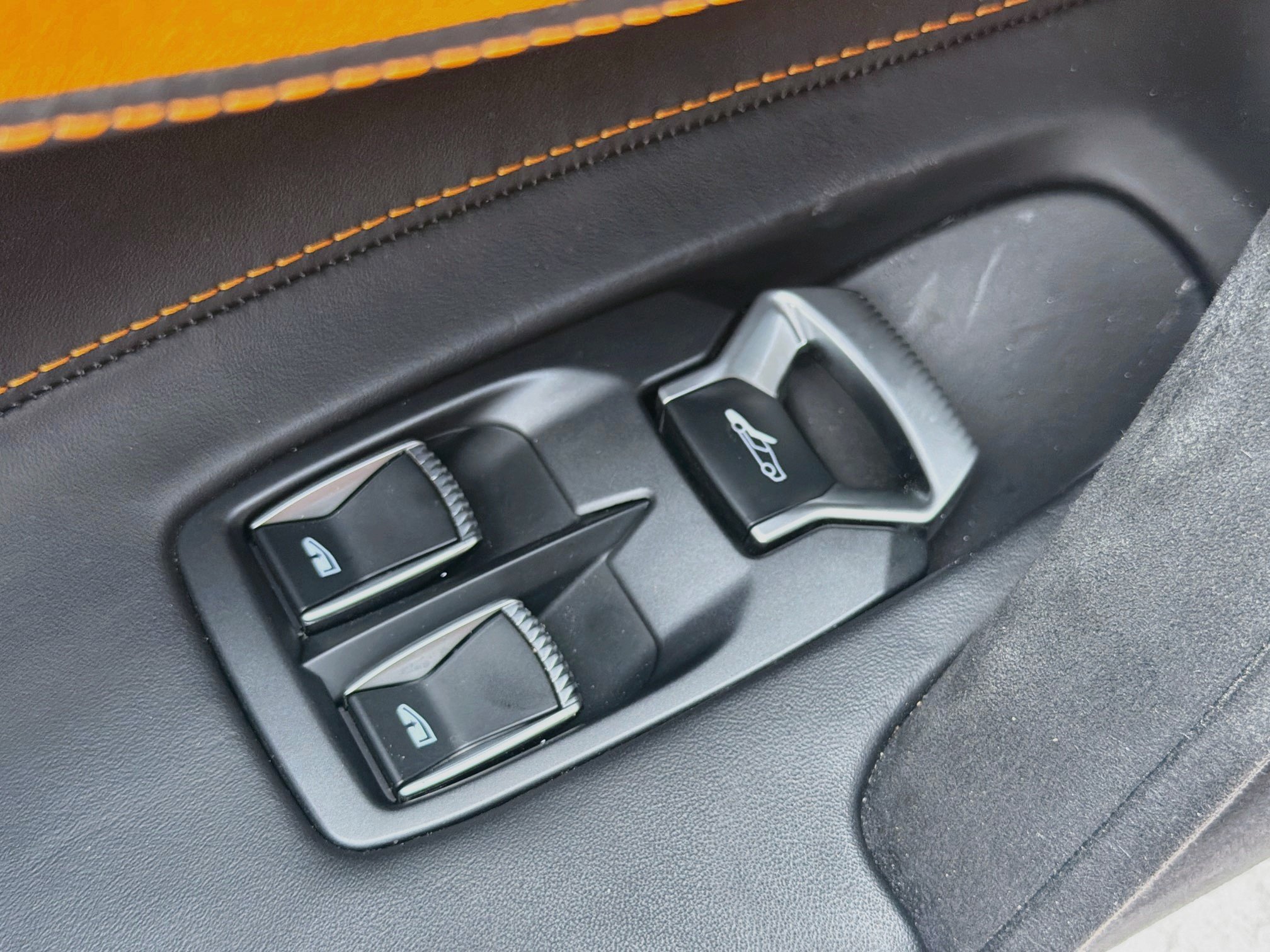 Used 2024 McLaren 750S Spider photo 17