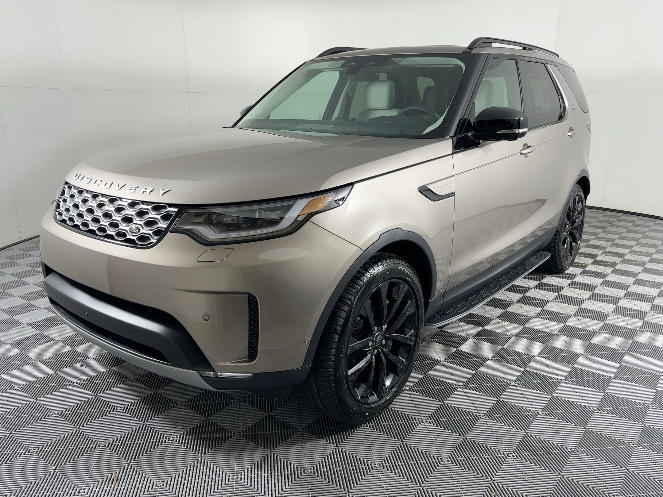 2026 Land Rover Discovery S