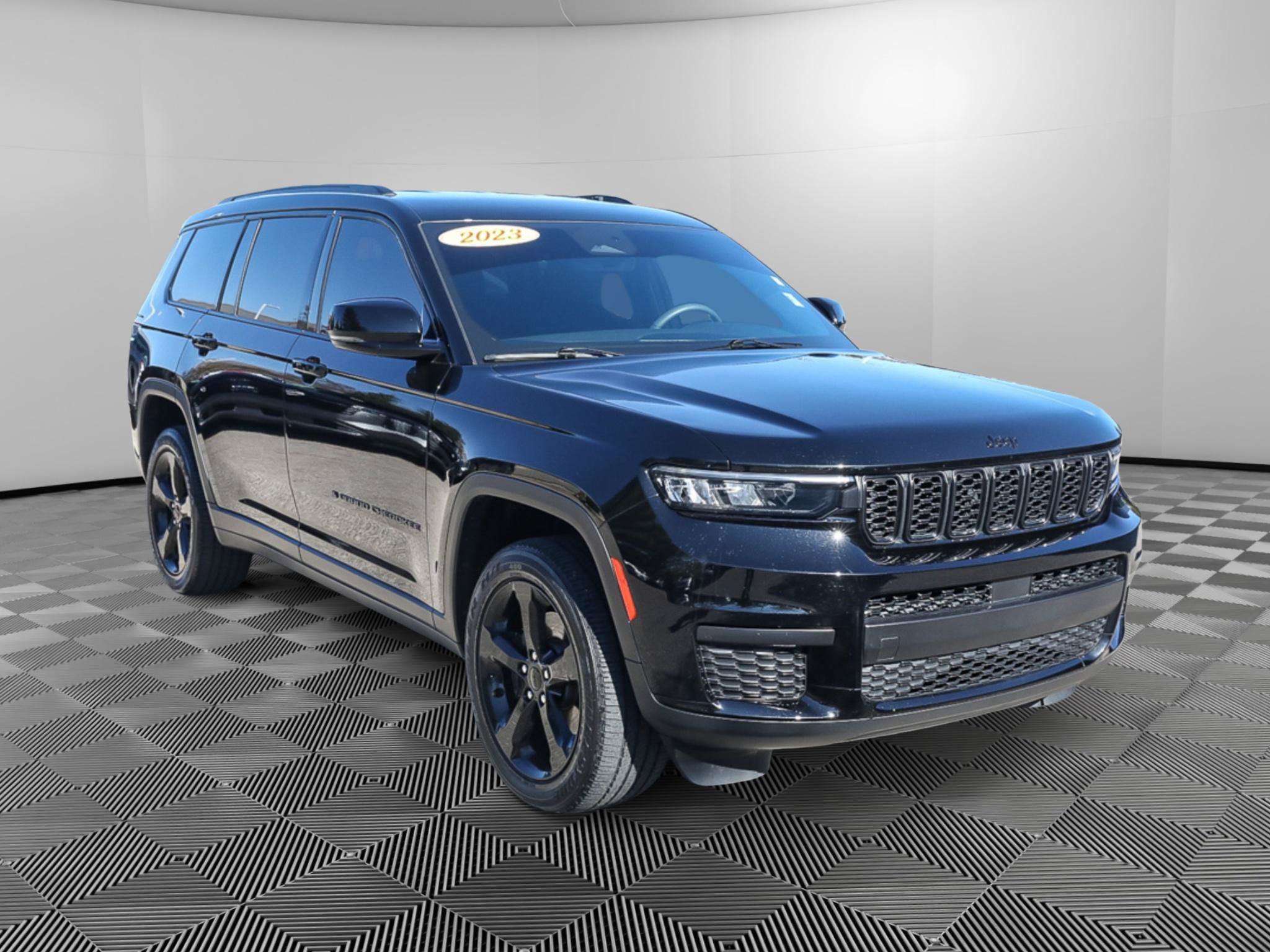 Used 2023 Jeep Grand Cherokee L Laredo