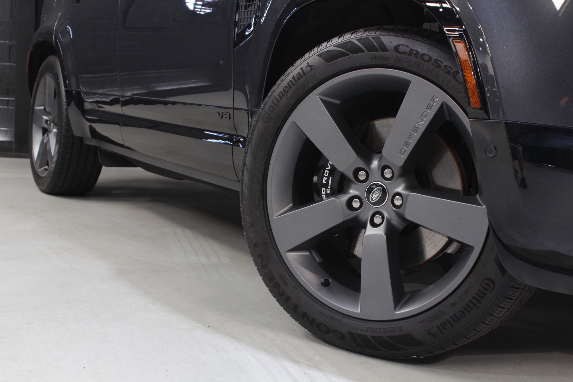 2025 Land Rover Defender 110 V8