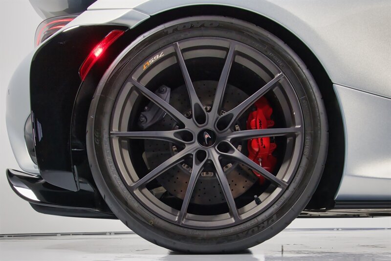 Used 2022 McLaren 765LT photo 18