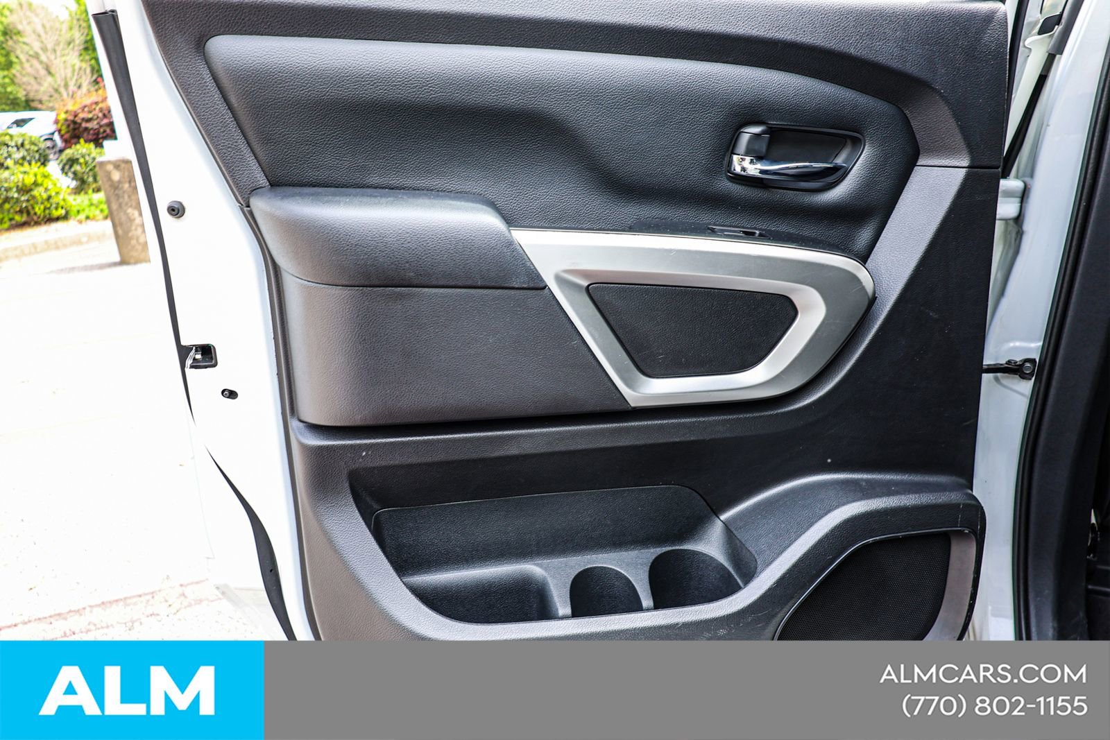 2023 Nissan Titan SV