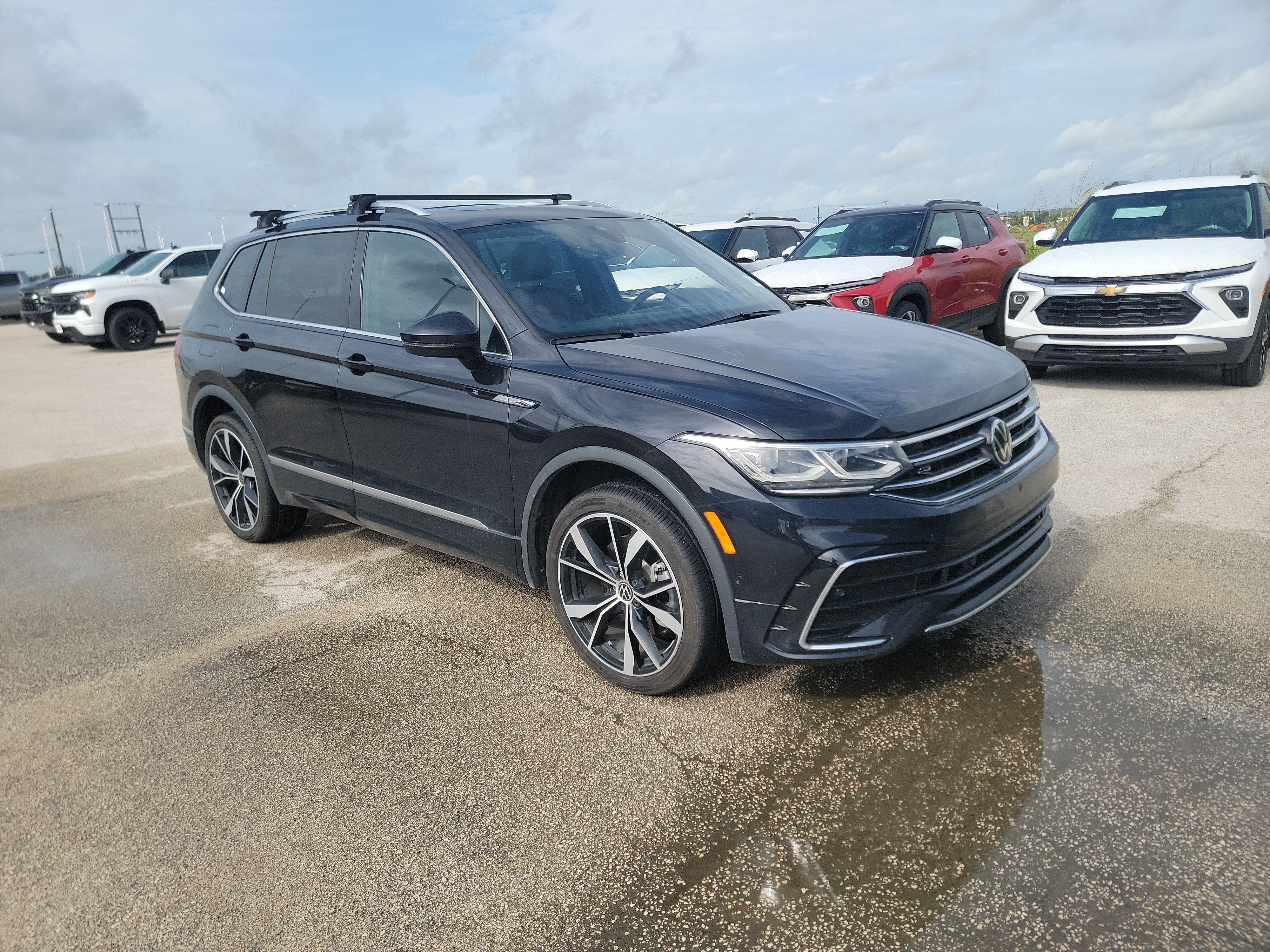Used 2022 Volkswagen Tiguan SEL R-Line