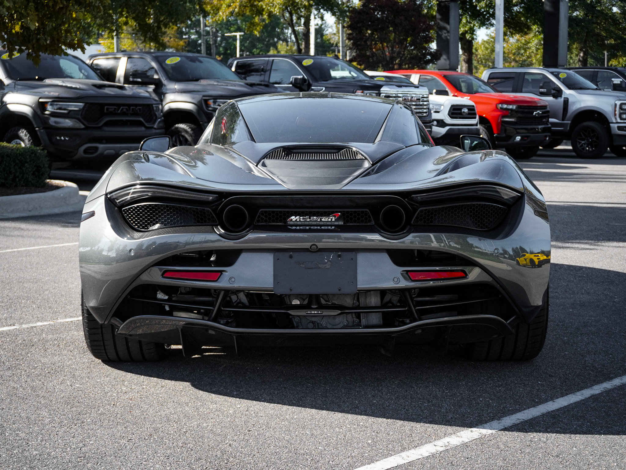 Used 2018 McLaren 720S Luxury photo 11