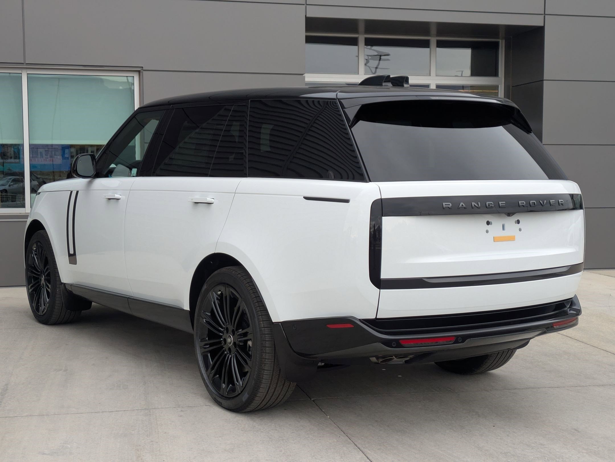 2025 Land Rover Range Rover Long Wheelbase SE