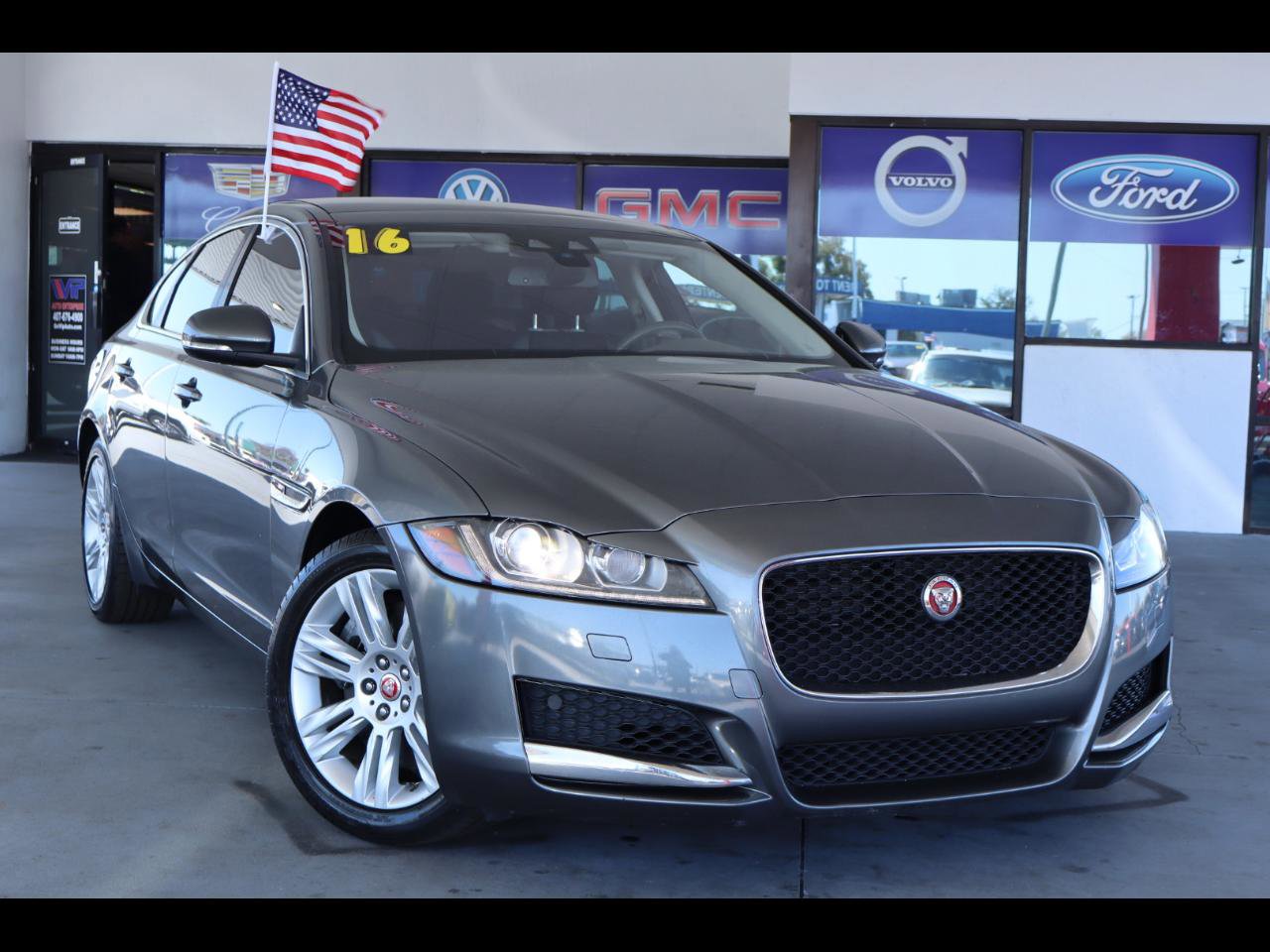 Used 2017 Jaguar XF Premium