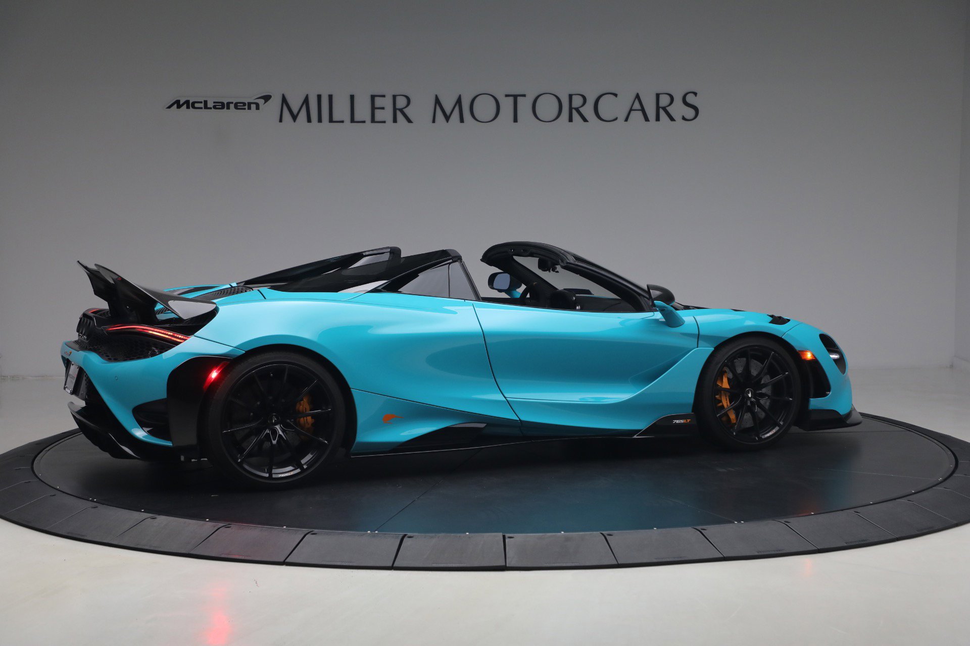 Used 2022 McLaren 765LT photo 8