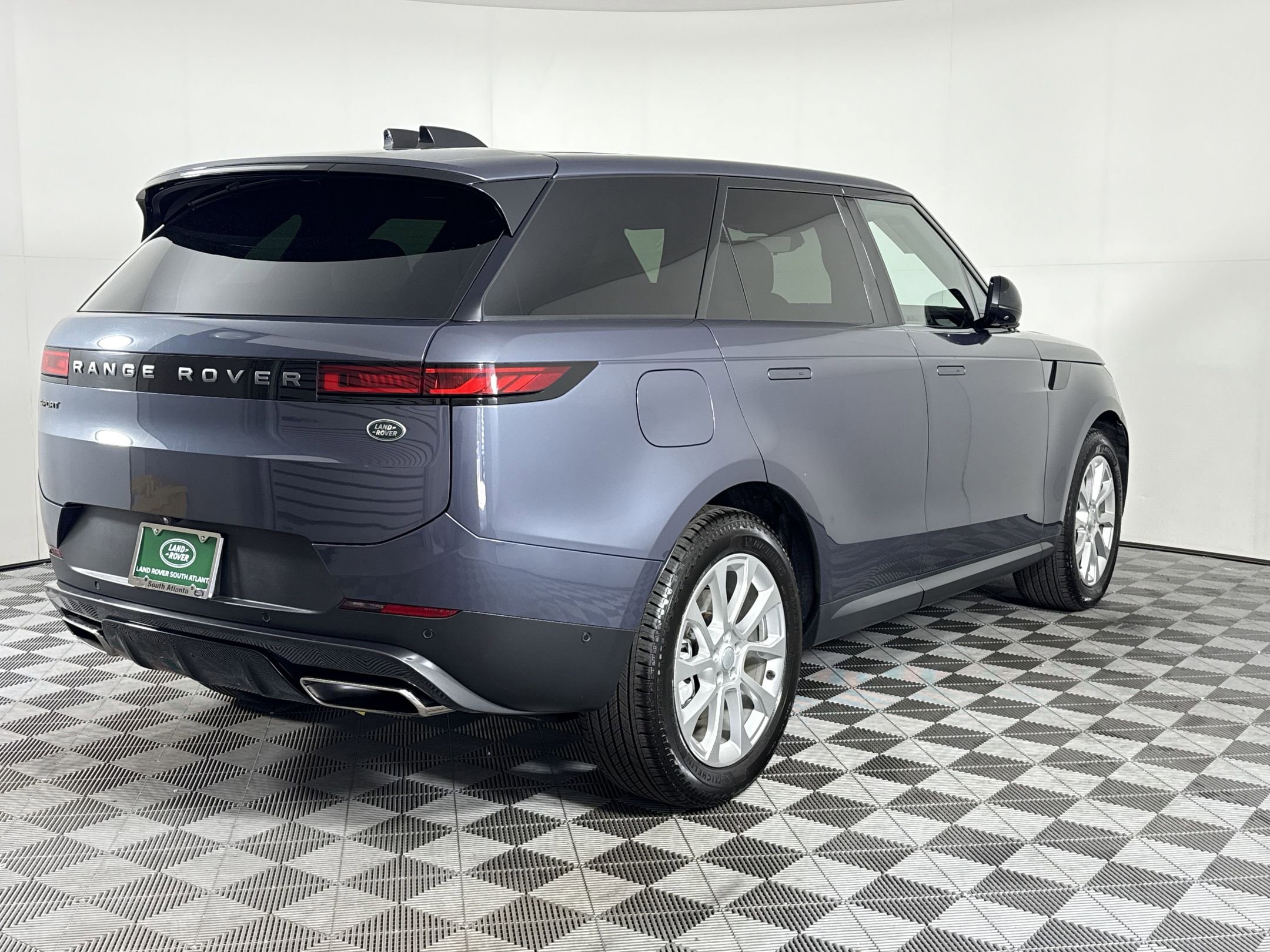 2023 Land Rover Range Rover Sport SE