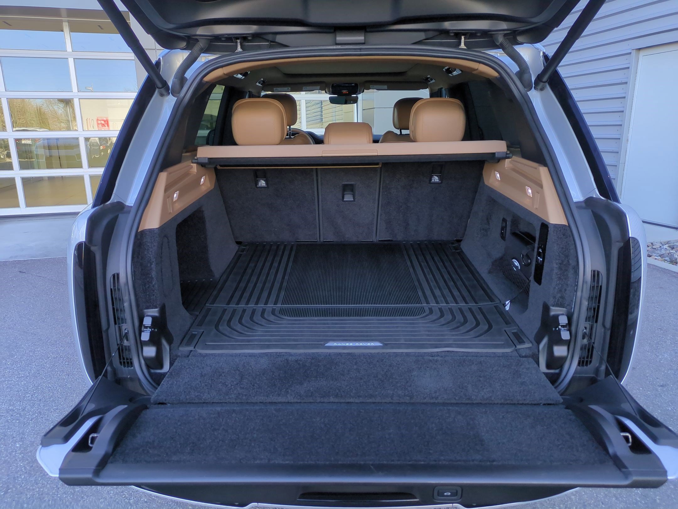 2023 Land Rover Range Rover SE