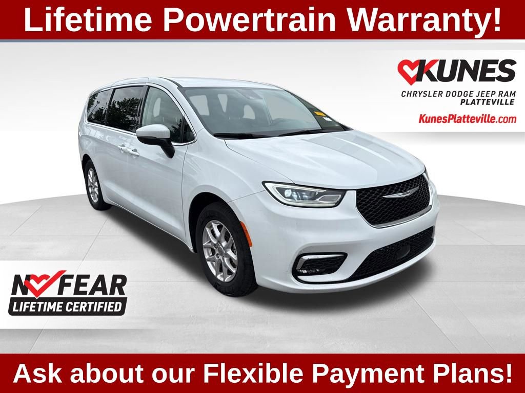 Used 2023 Chrysler Pacifica Touring-L