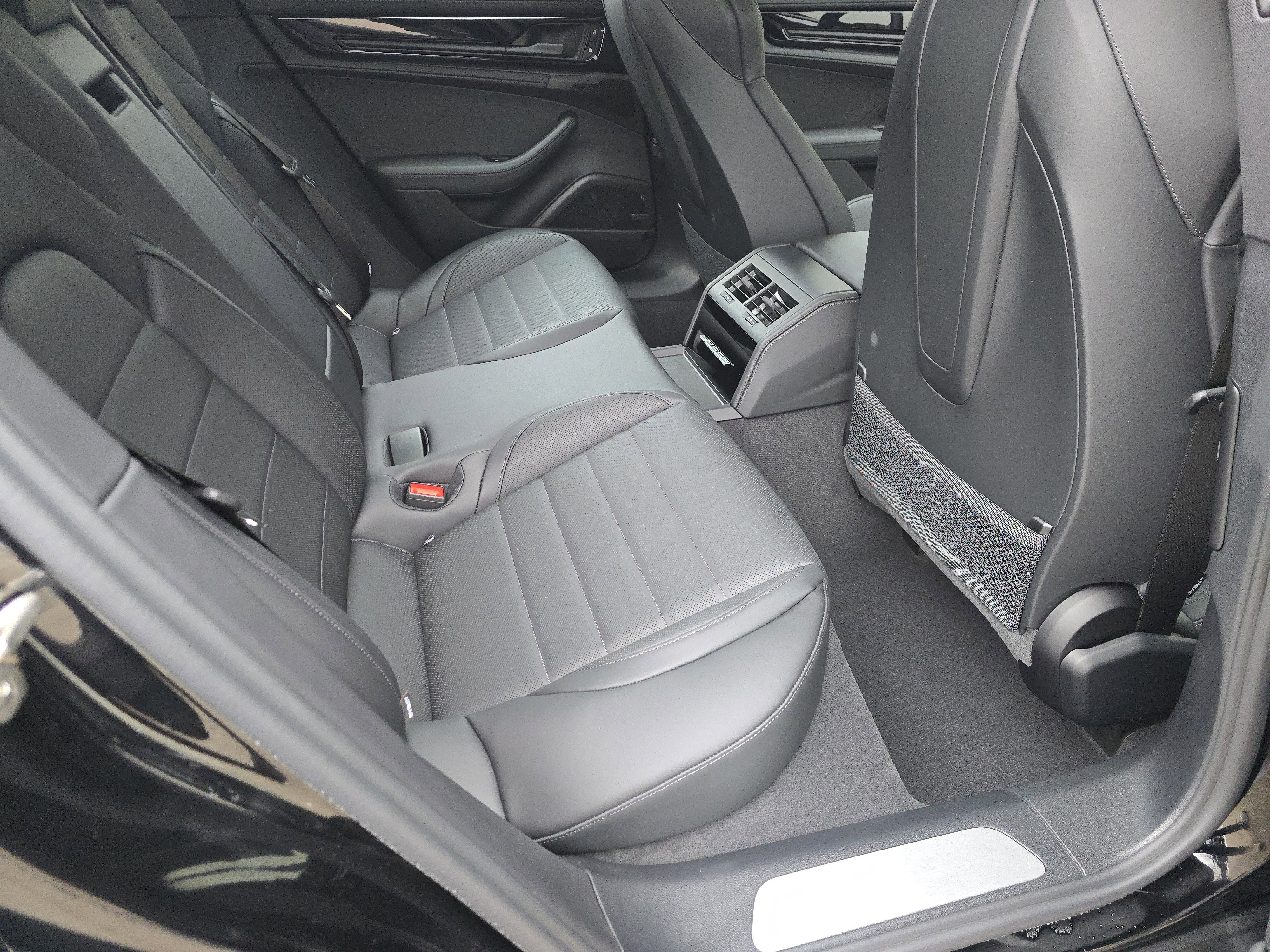 2026 Porsche Panamera 4