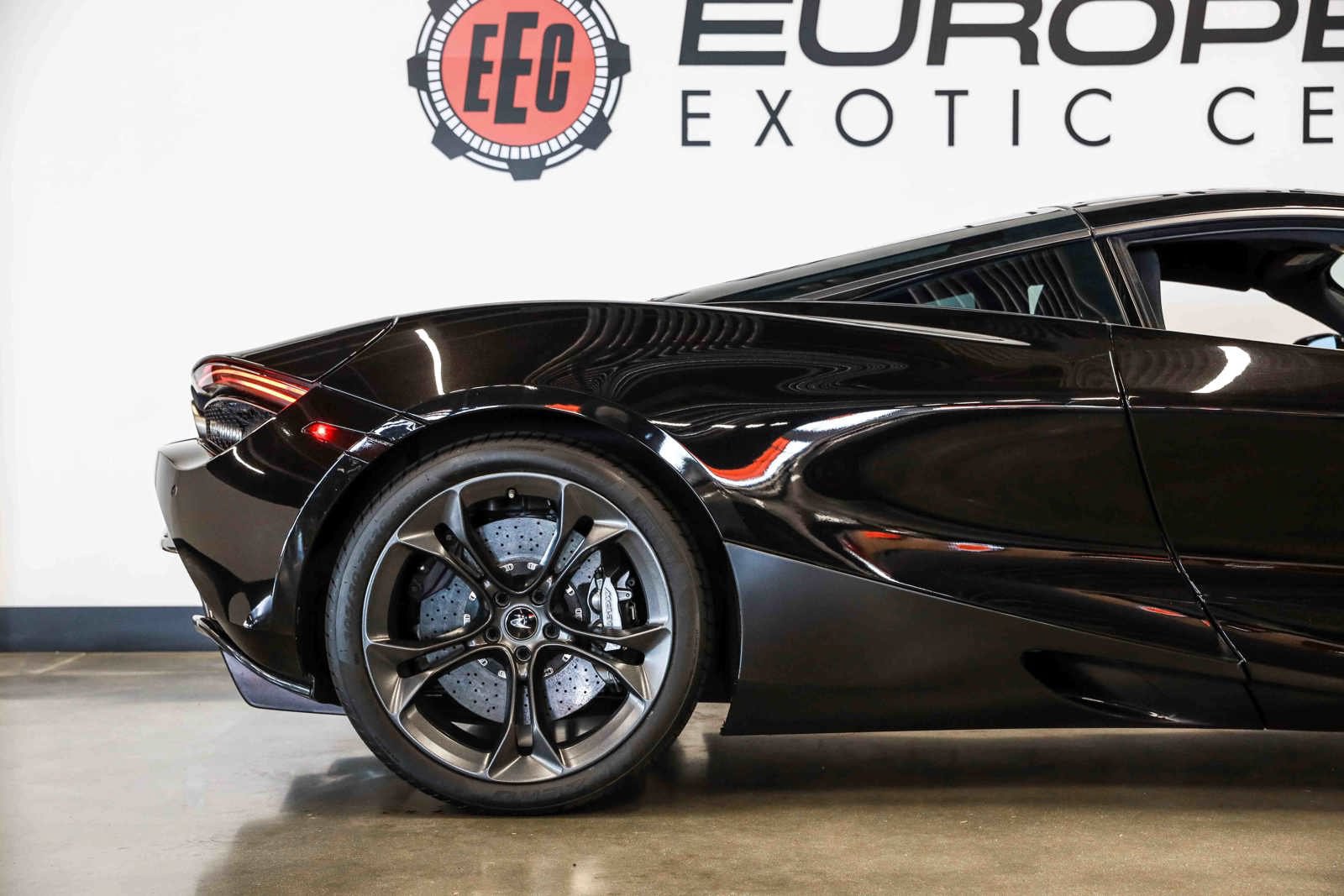 Used 2019 McLaren 720S photo 16