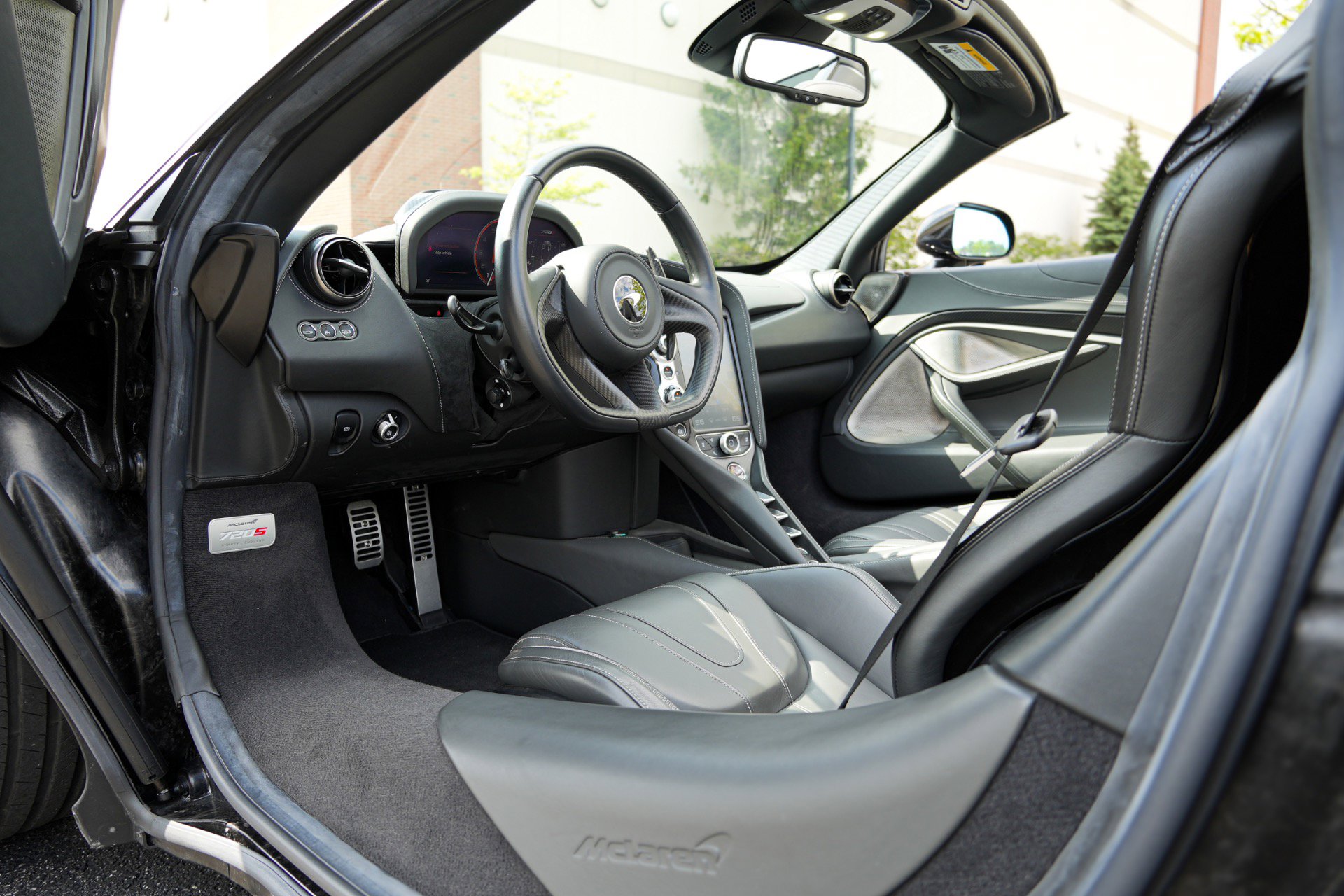 Used 2020 McLaren 720S Luxury photo 17