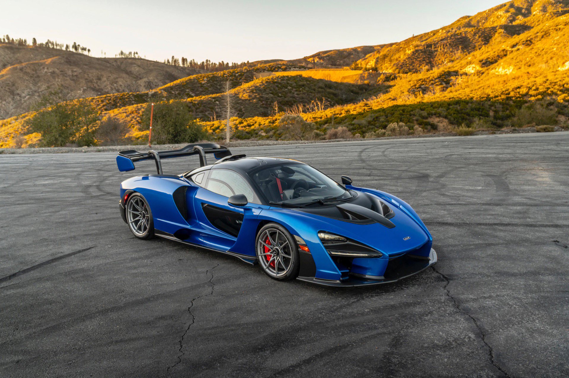 Used 2019 McLaren Senna Coupe ULTRA RARE Only 1685 Mil photo 77
