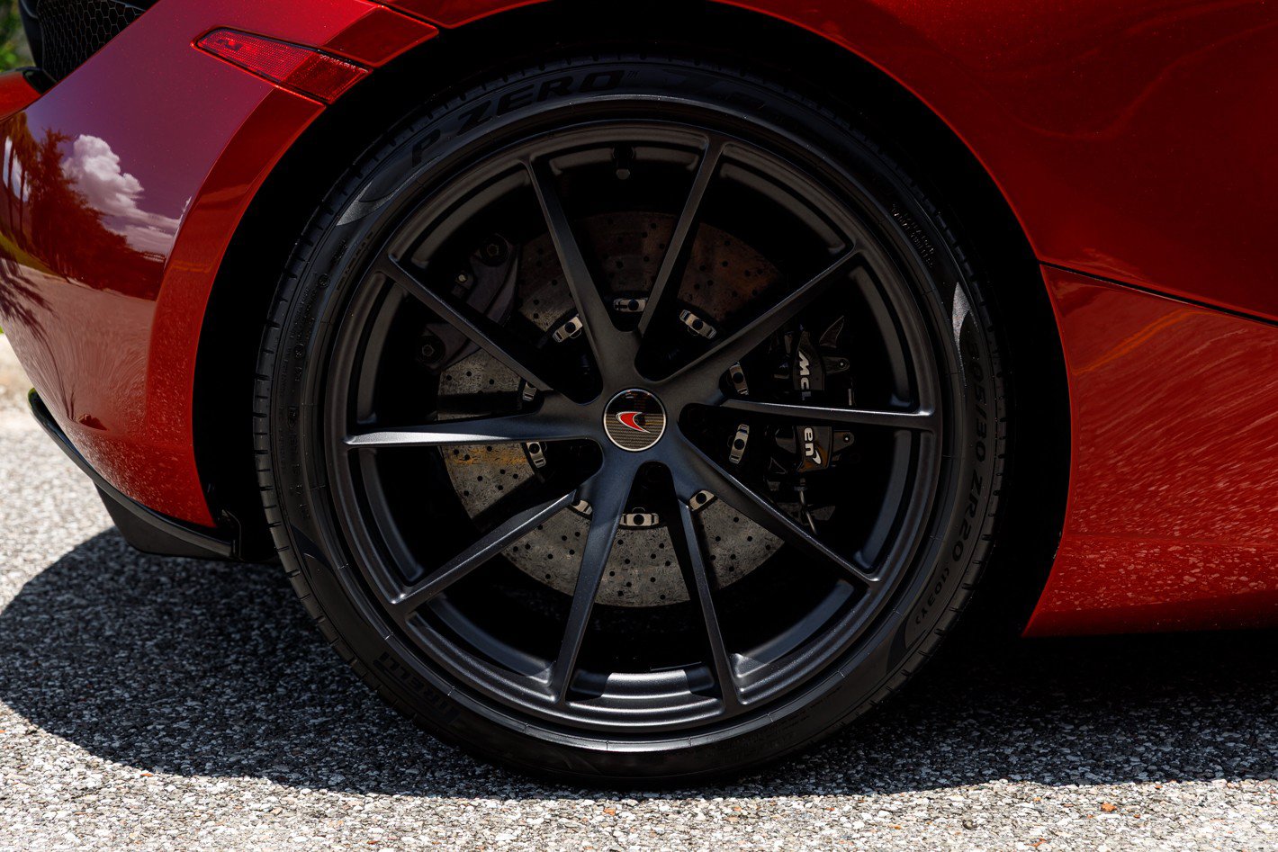Used 2018 McLaren 720S Luxury photo 13
