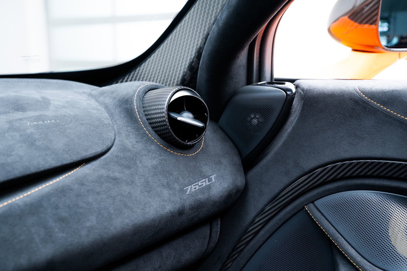 Used 2022 McLaren 765LT photo 28