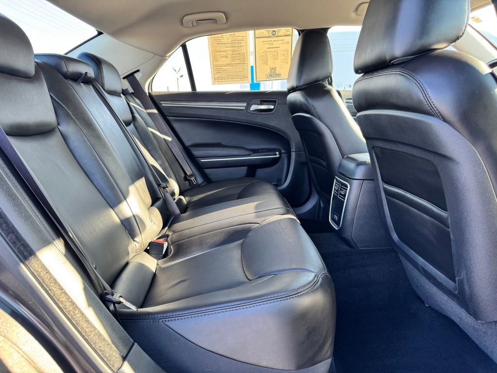 2021 Chrysler 300 Touring L