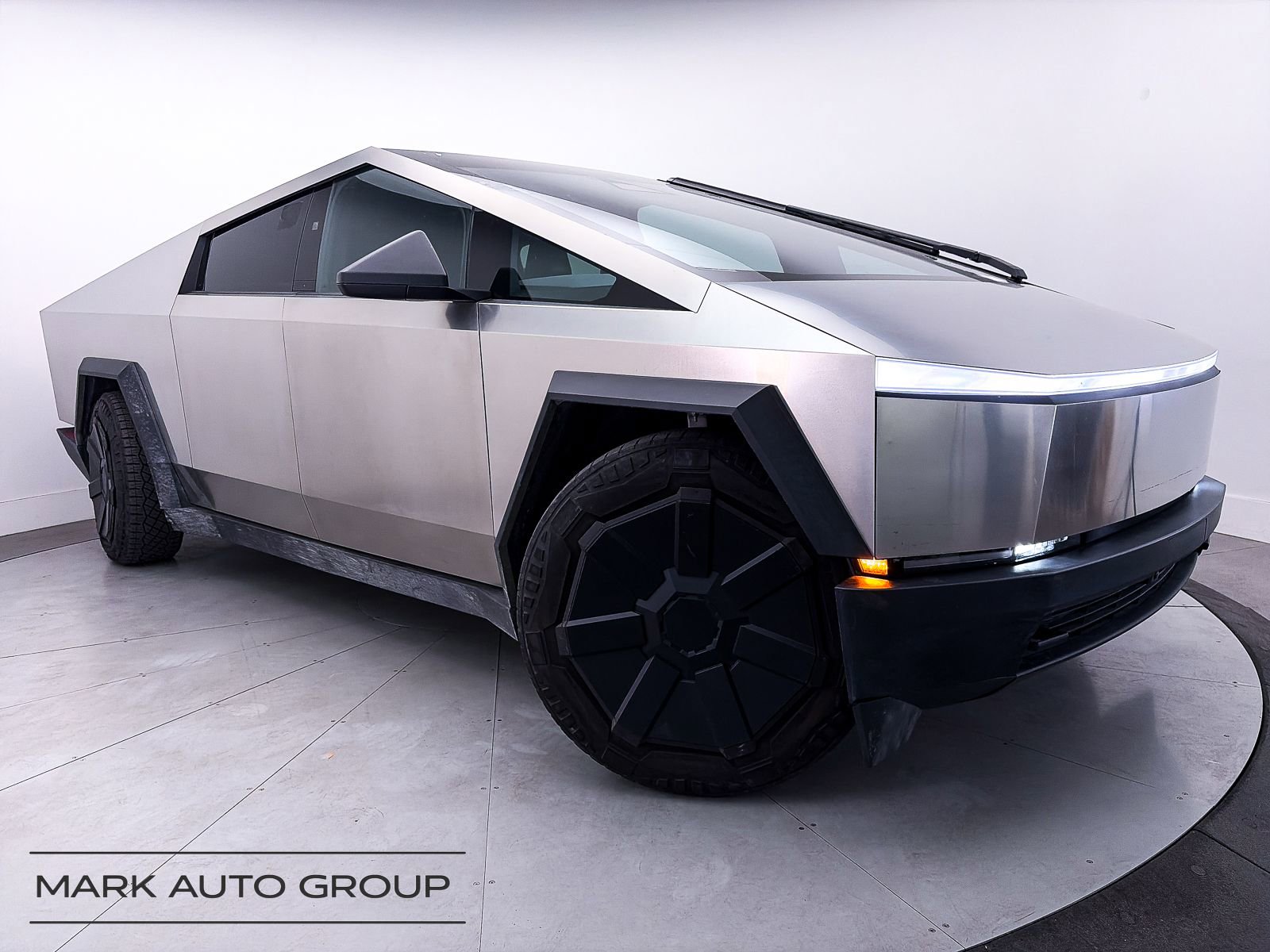 2024 Tesla Cybertruck AWD Crew Cab