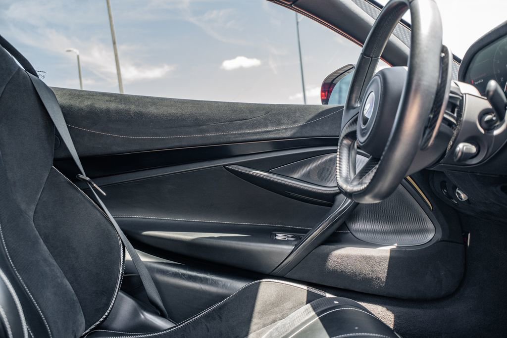 Used 2021 McLaren 720S Performance photo 21