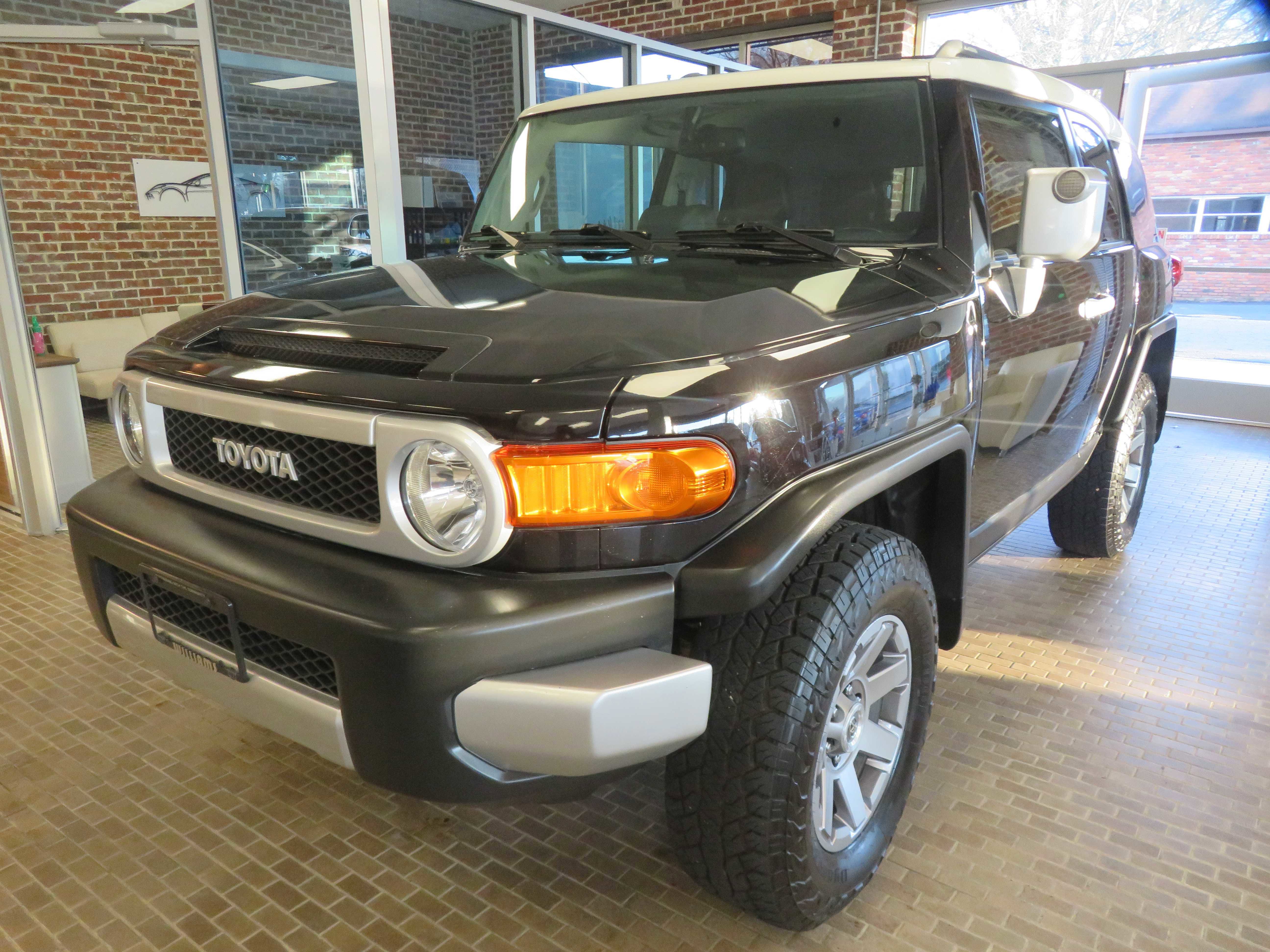 Used 2014 Toyota FJ Cruiser 4WD w/ Upgrade Package