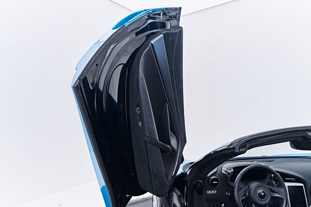 Used 2025 McLaren 750S Spider photo 49
