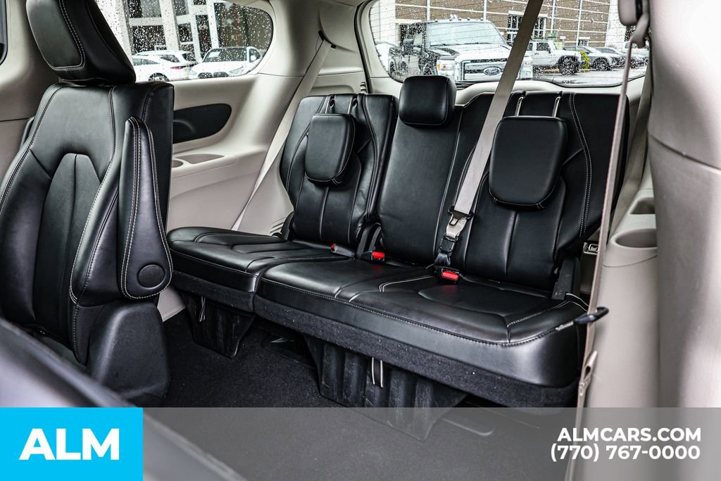 2024 Chrysler Pacifica Select