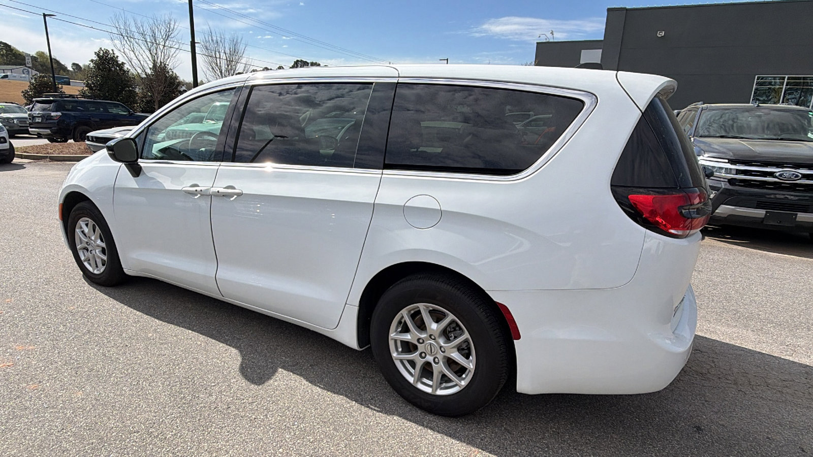 2024 Chrysler Pacifica Touring-L