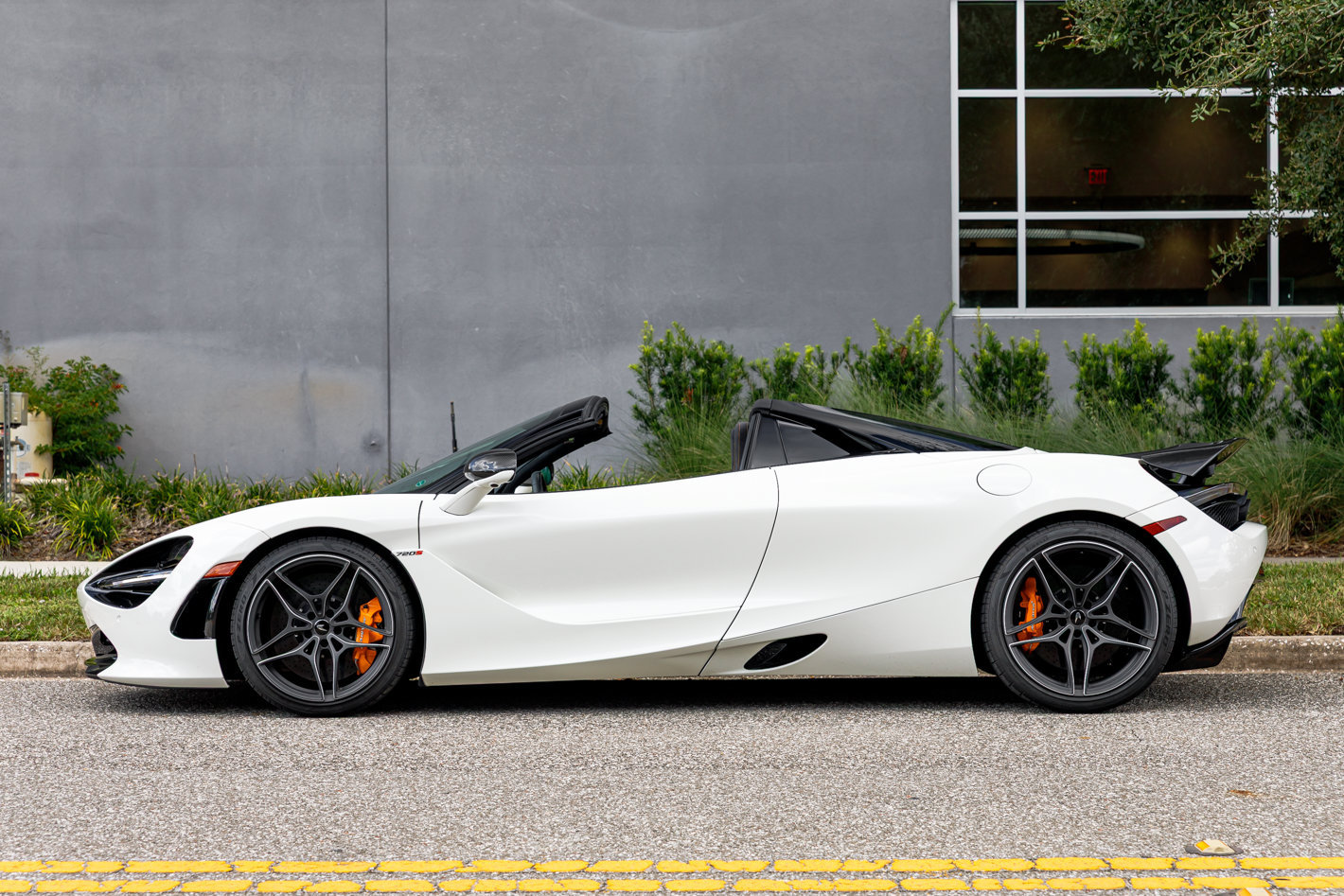 Used 2020 McLaren 720S Performance photo 23