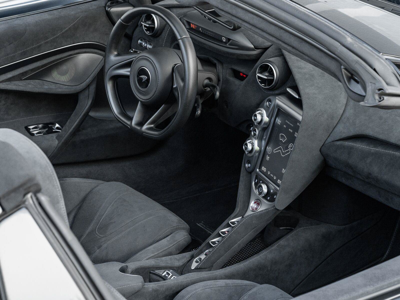 Used 2020 McLaren 720S Spider photo 14