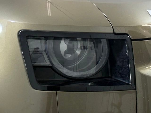 2024 Land Rover Defender 110 SE
