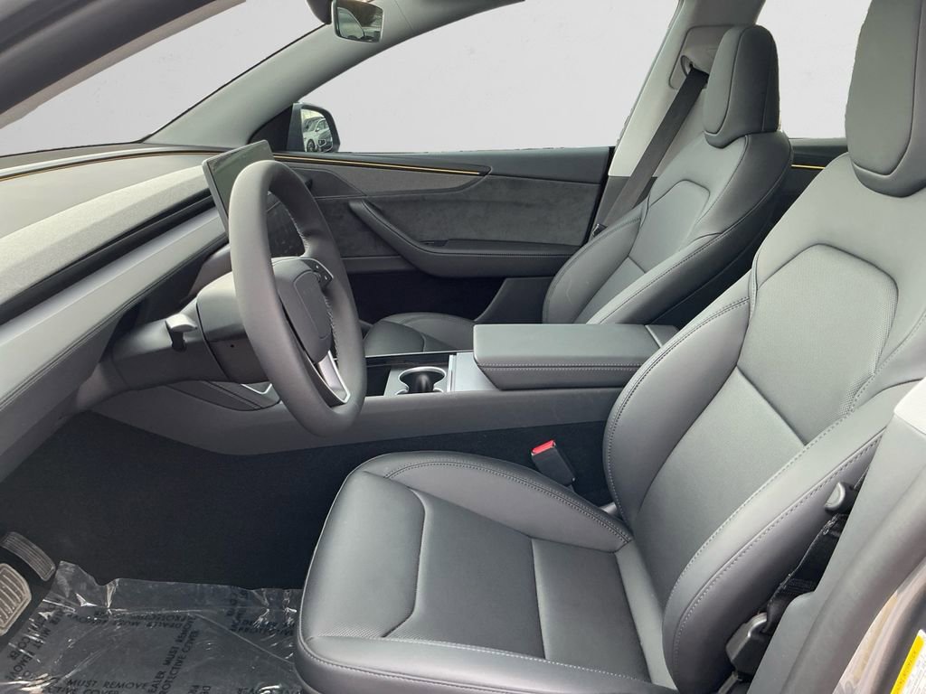 2026 Tesla Model Y 2WD