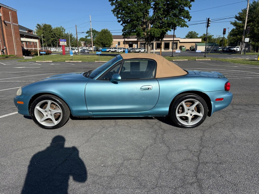 Used 2001 MAZDA MX-5 Miata