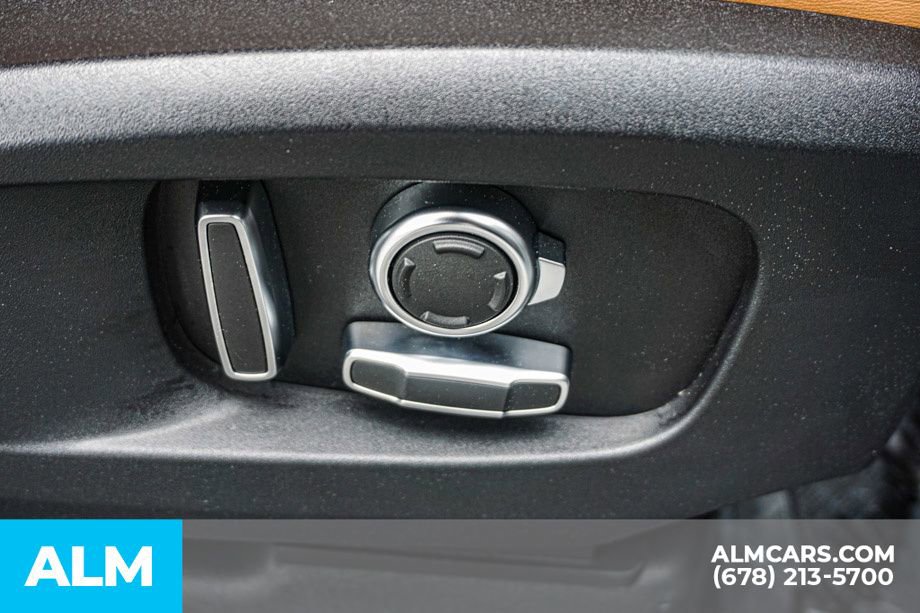 2023 Land Rover Defender 130 SE