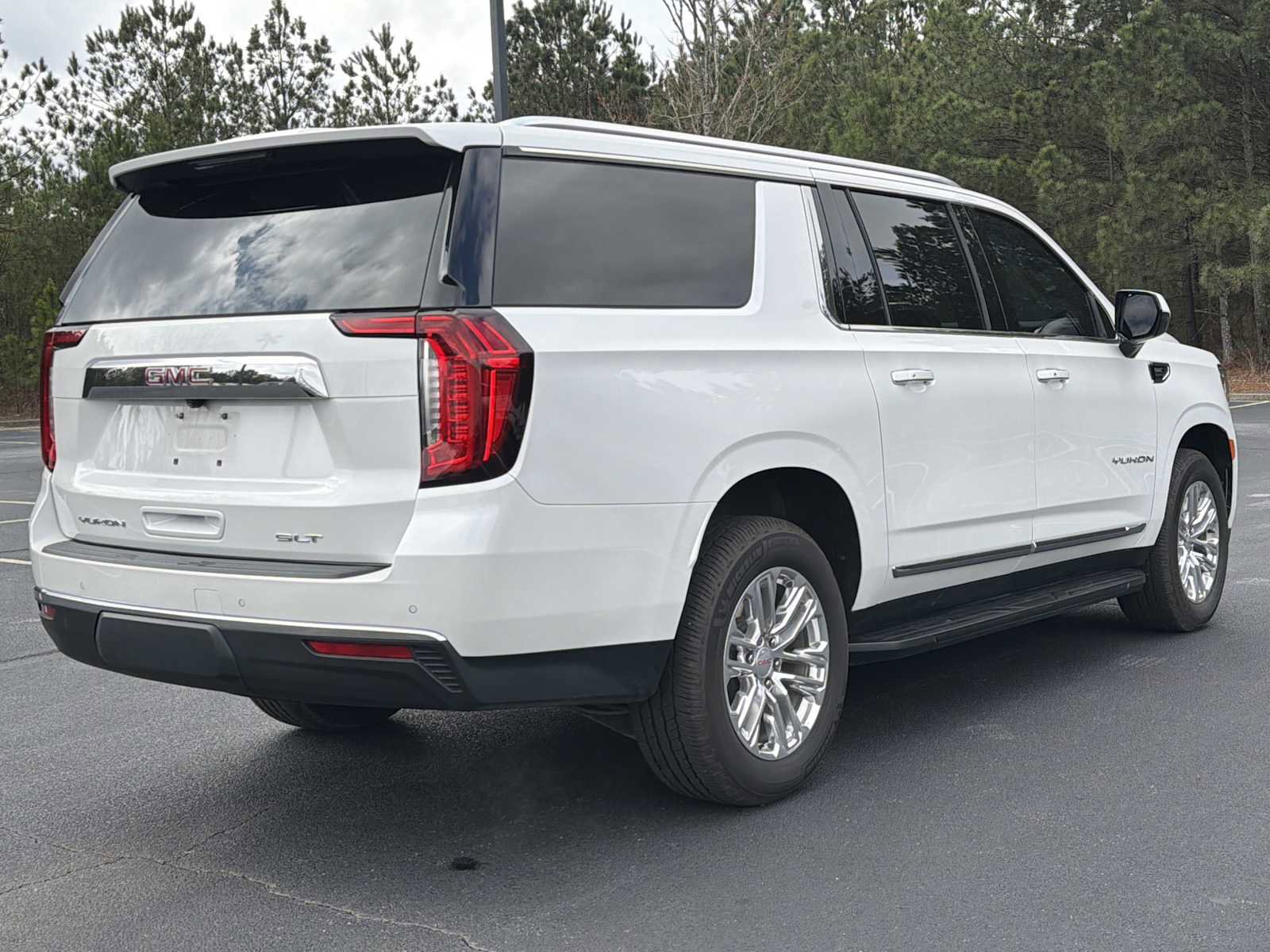 2023 GMC Yukon XL SLT