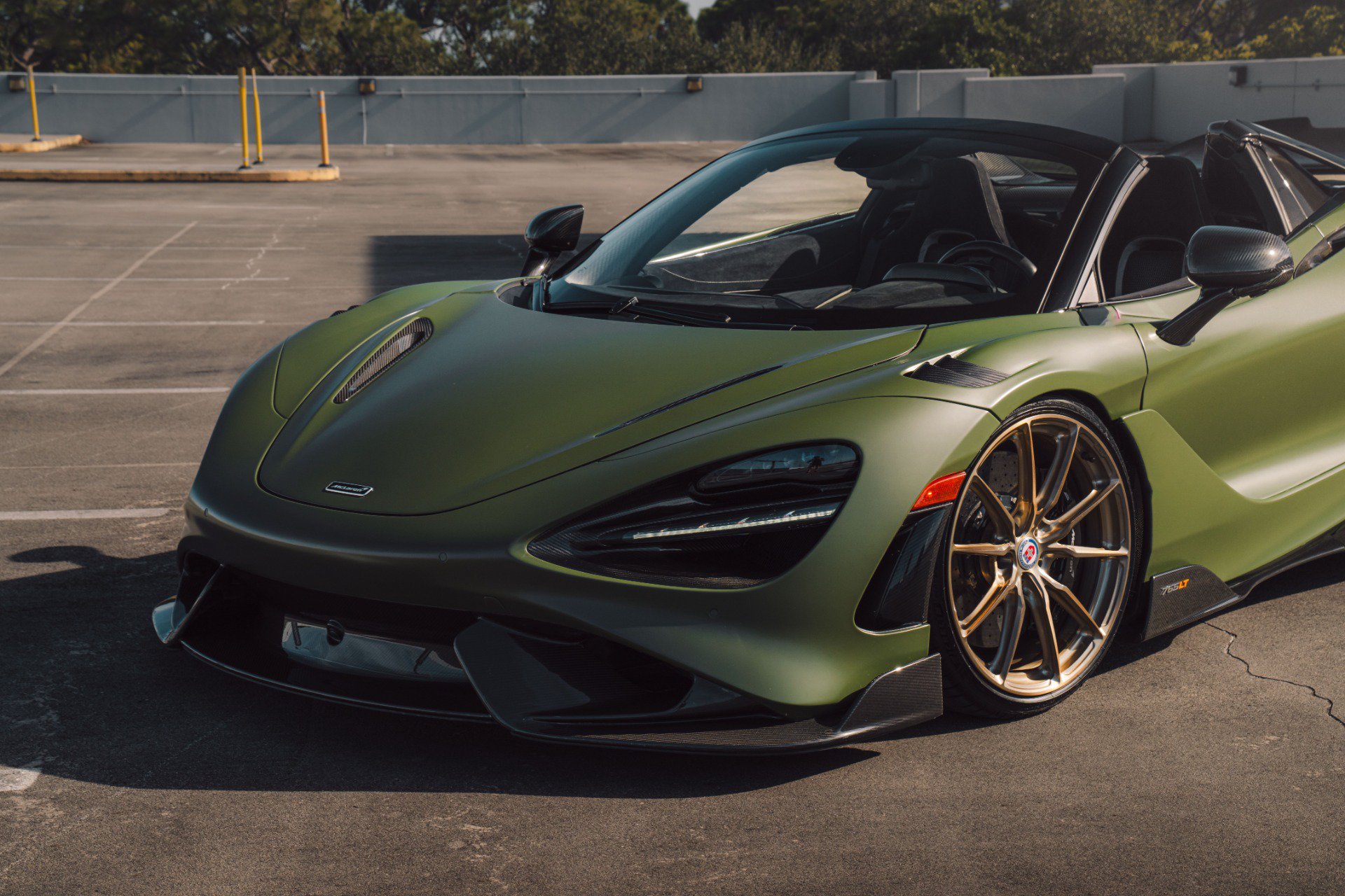 Used 2022 McLaren 765LT photo 77
