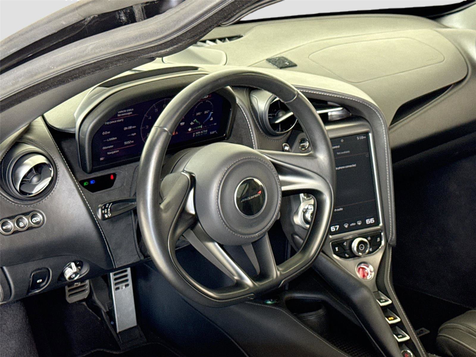 Used 2018 McLaren 720S photo 15