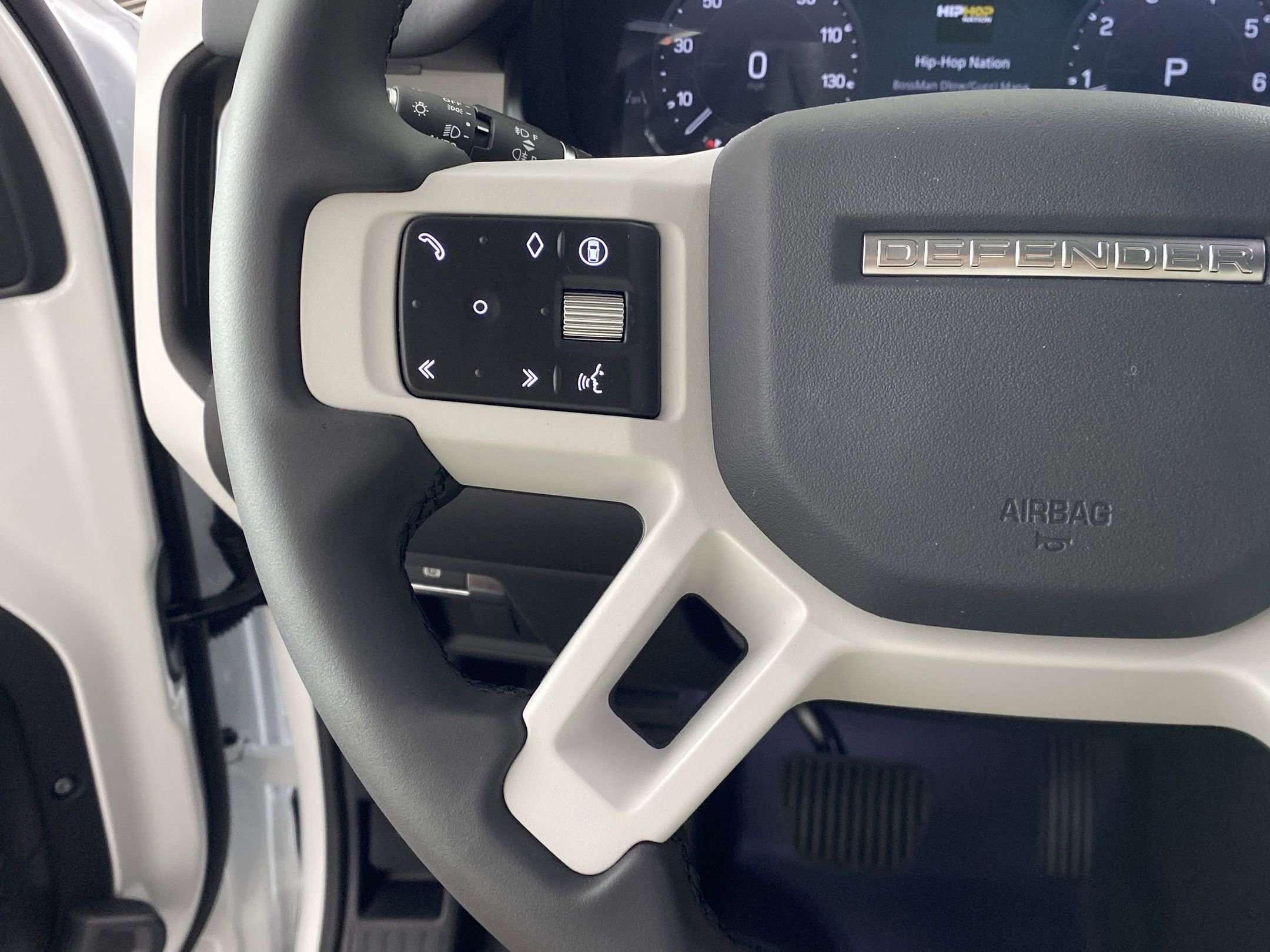 2025 Land Rover Defender 110 S