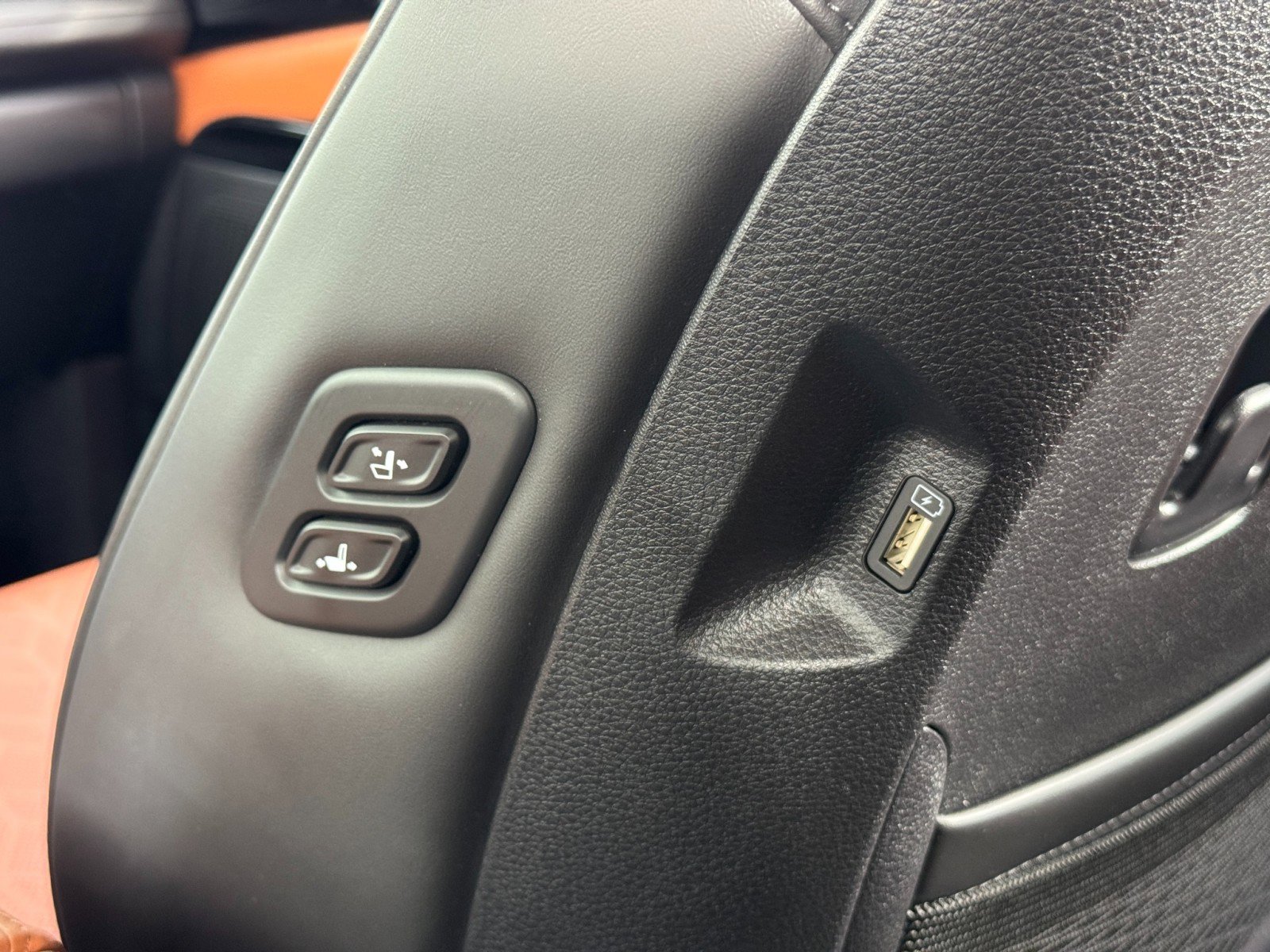 2024 Kia Carnival SX