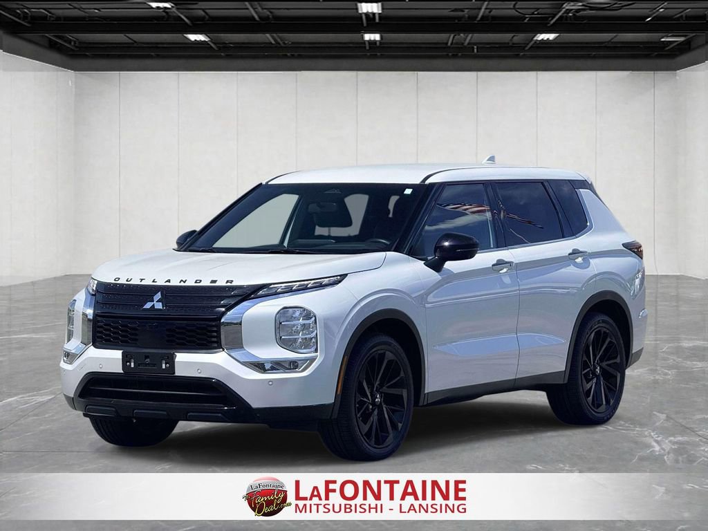 Used 2023 Mitsubishi Outlander SE