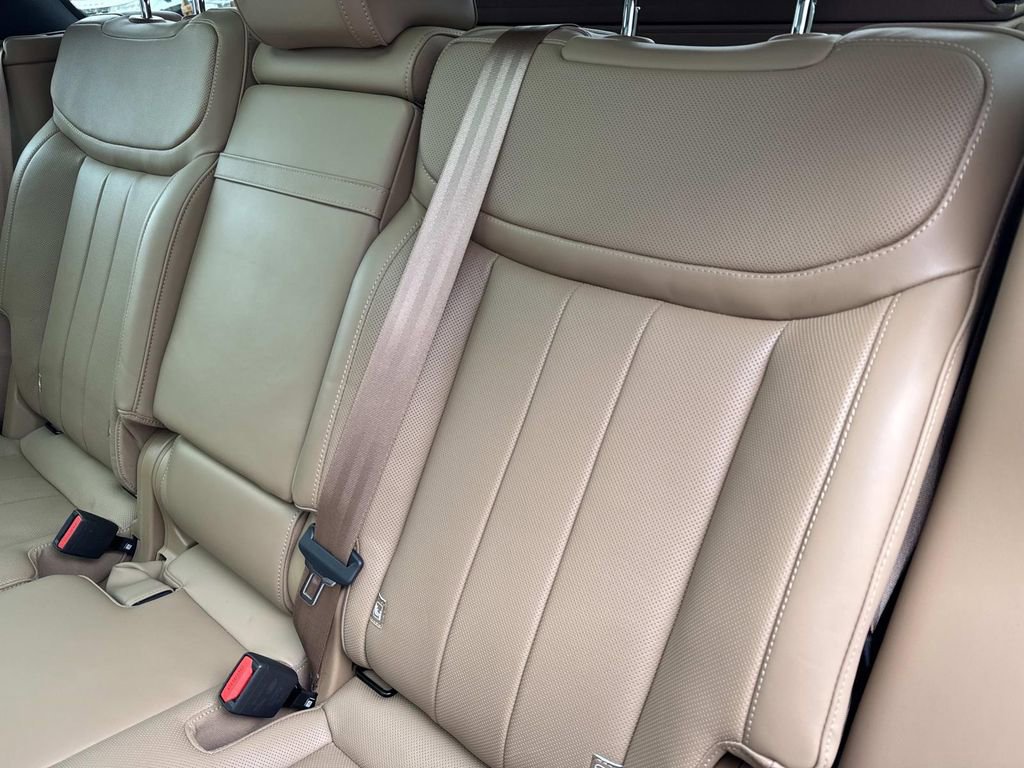 2025 Land Rover Range Rover SE