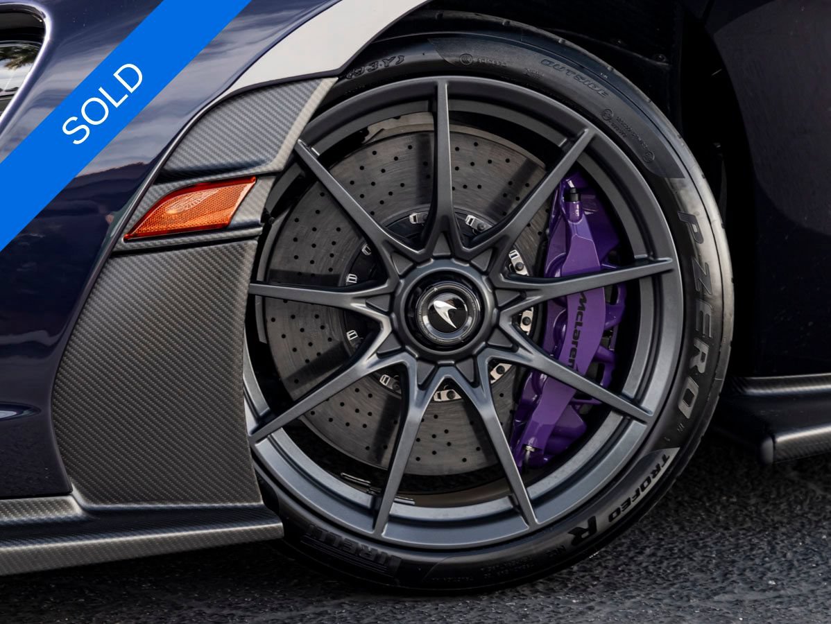 Used 2019 McLaren Senna photo 11