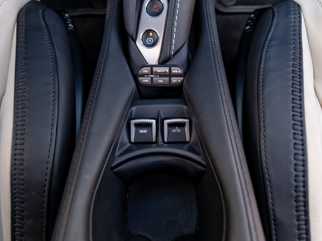 Used 2025 McLaren 750S Spider photo 21