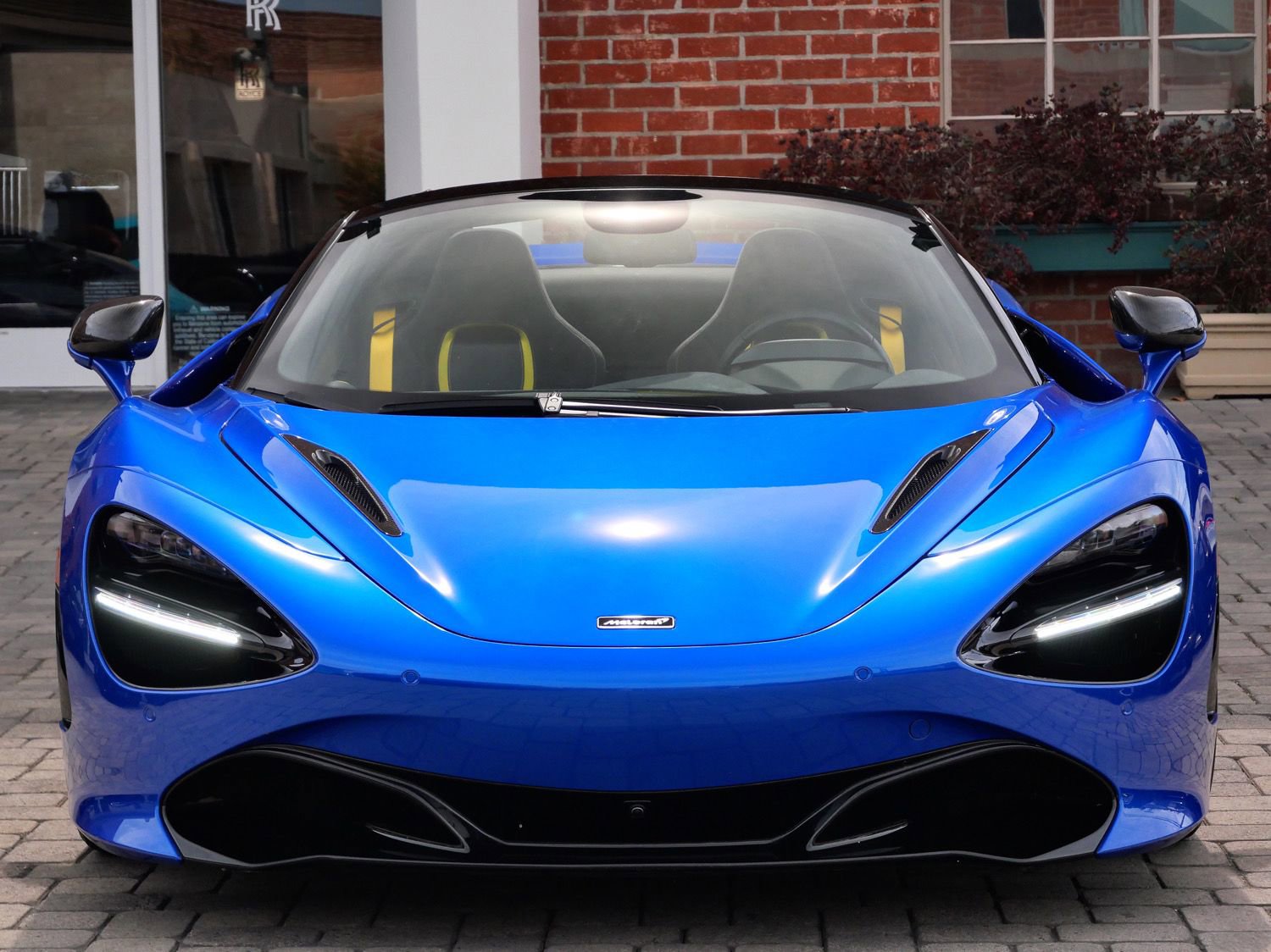 Used 2022 McLaren 720S Luxury photo 2