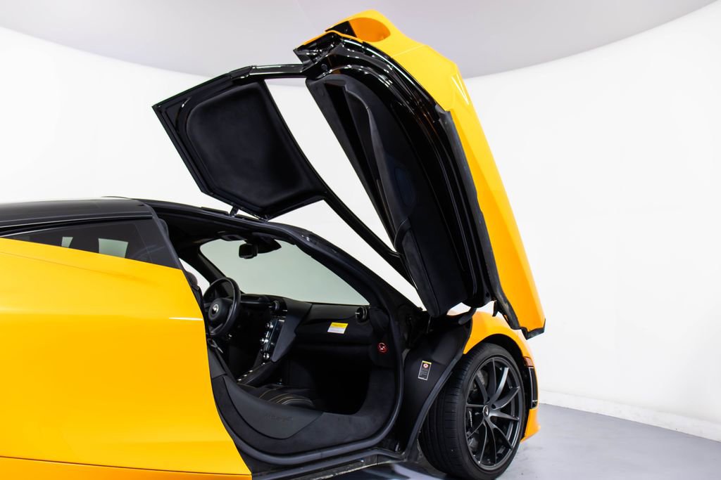 Used 2021 McLaren 720S Performance photo 46