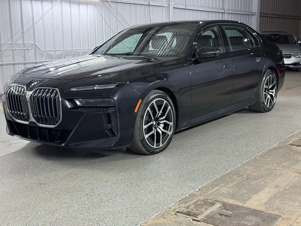 2023 BMW 760i xDrive